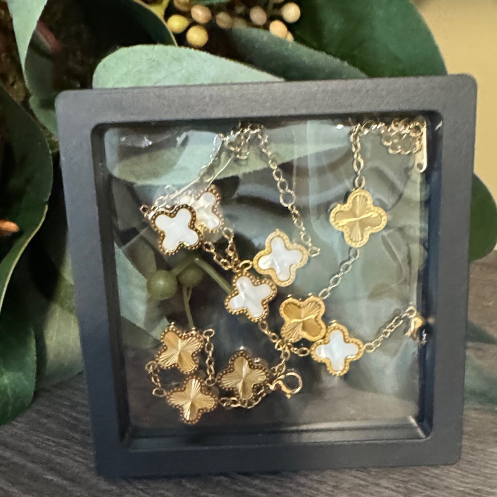 Elegant Gold and White Clover Bracelet set